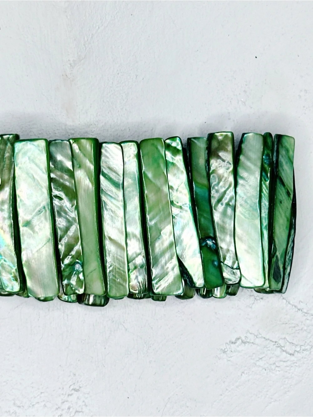 987L. Green Shell Stretch Bracelet